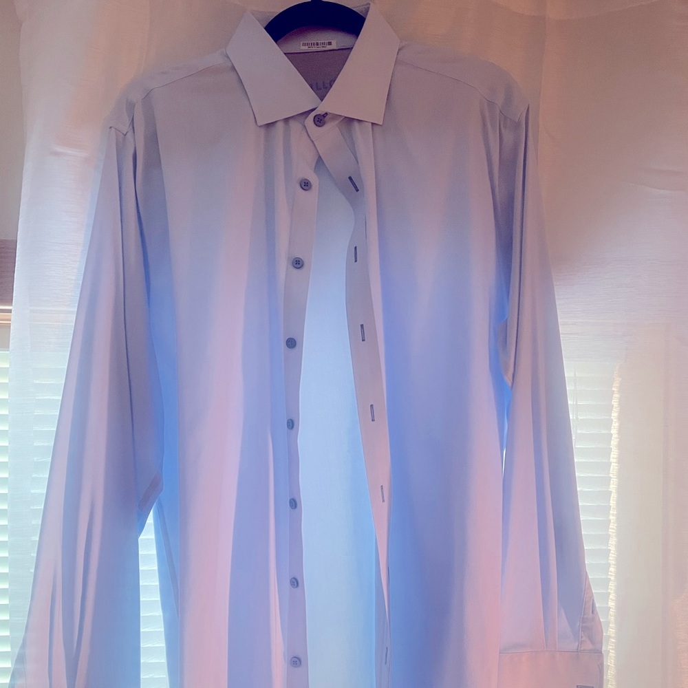Twillory Light Blue Dress Shirt. Neck Size: 16.5 Sleeve Length: 34/35